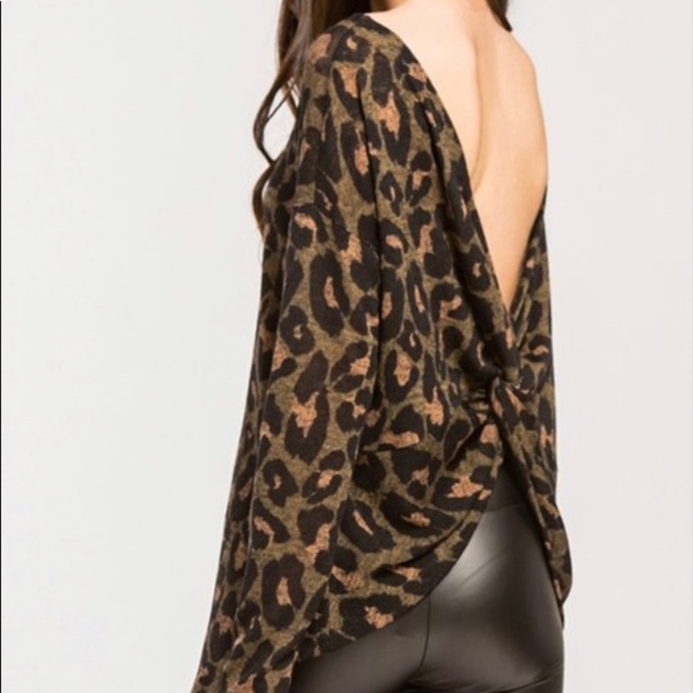 Leopard print top